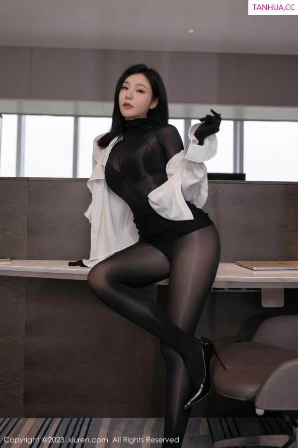 安然Maleah  [XiuRen]高清写真图 2023.01.29 No.6185 安然anran 连体衣美臀第37张图片